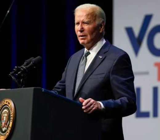 逼拜登退选的8大原因：

1、身体不支。磕磕碰碰、走路不稳，焉能担当重任？

2