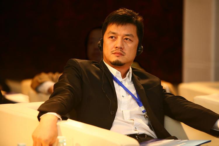 李亚鹏直播重温《因为爱情》，妻子柔情回应