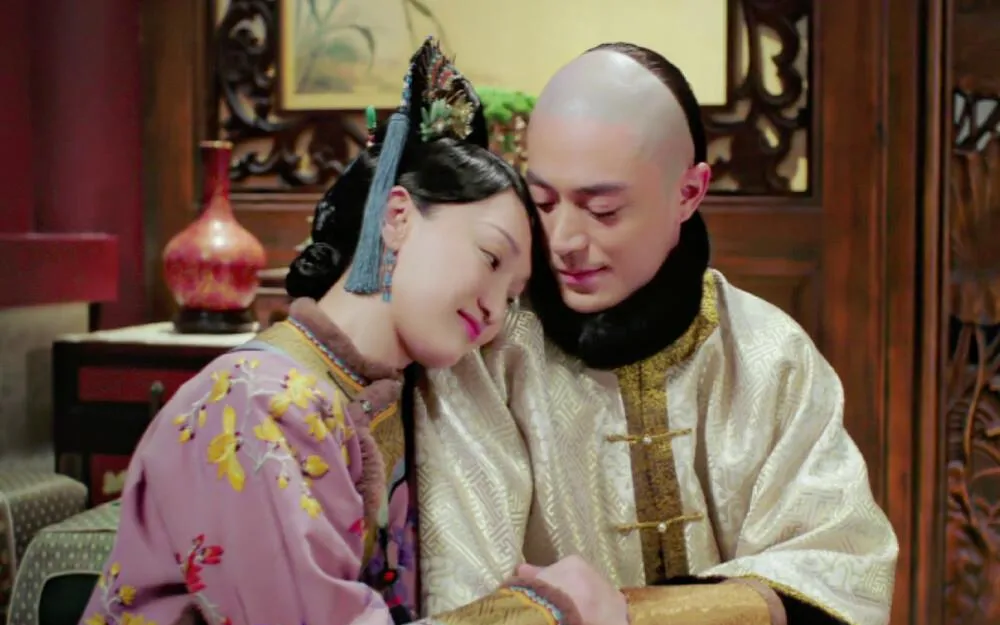 乾隆皇帝在做皇子时，有过一位试婚宫女，由父皇雍正皇帝挑选，专门教导乾隆行夫妻之事