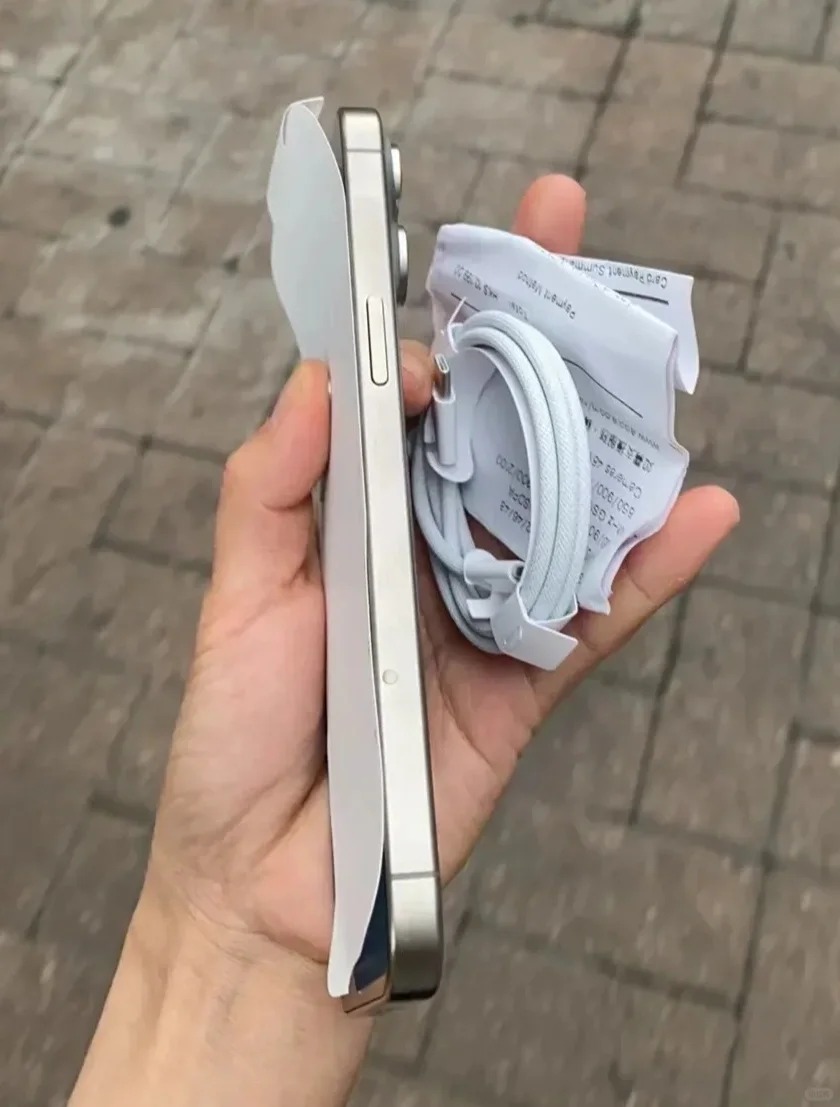 能花七八千买苹果手机的人，买个159的充电头犹豫再三，这属实是库克没想到的。