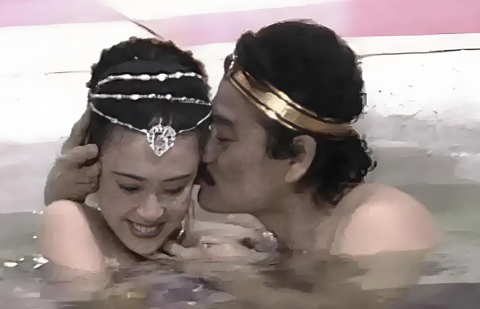 1990年，拍《封神榜》时，26岁的傅艺伟被56岁的纣王亲了一下，她赌气一个月没