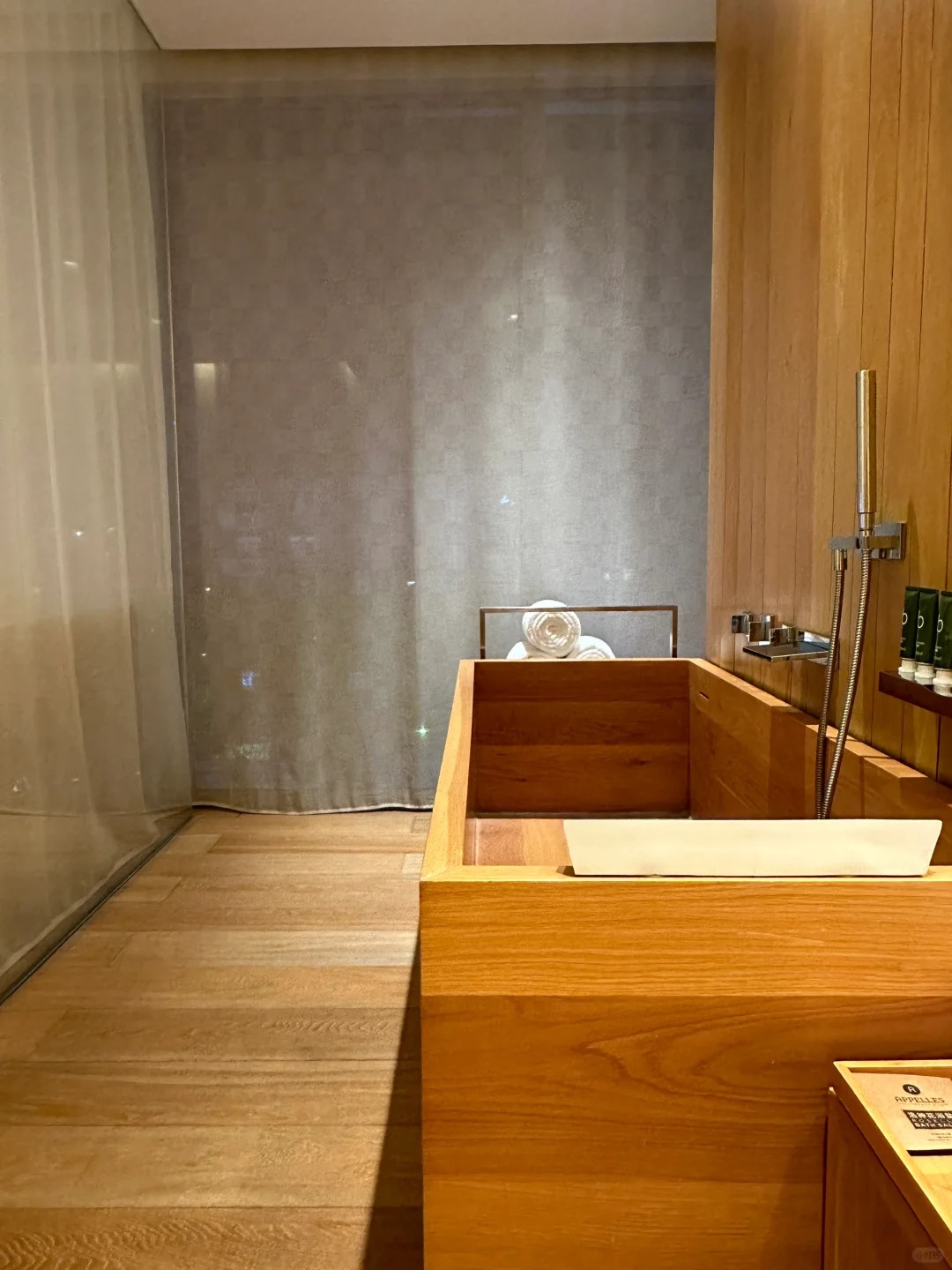 听说瑜舍要关门了
久闻大名 再加上经常路过
一直好奇有什么特别之处 曾经去体验过