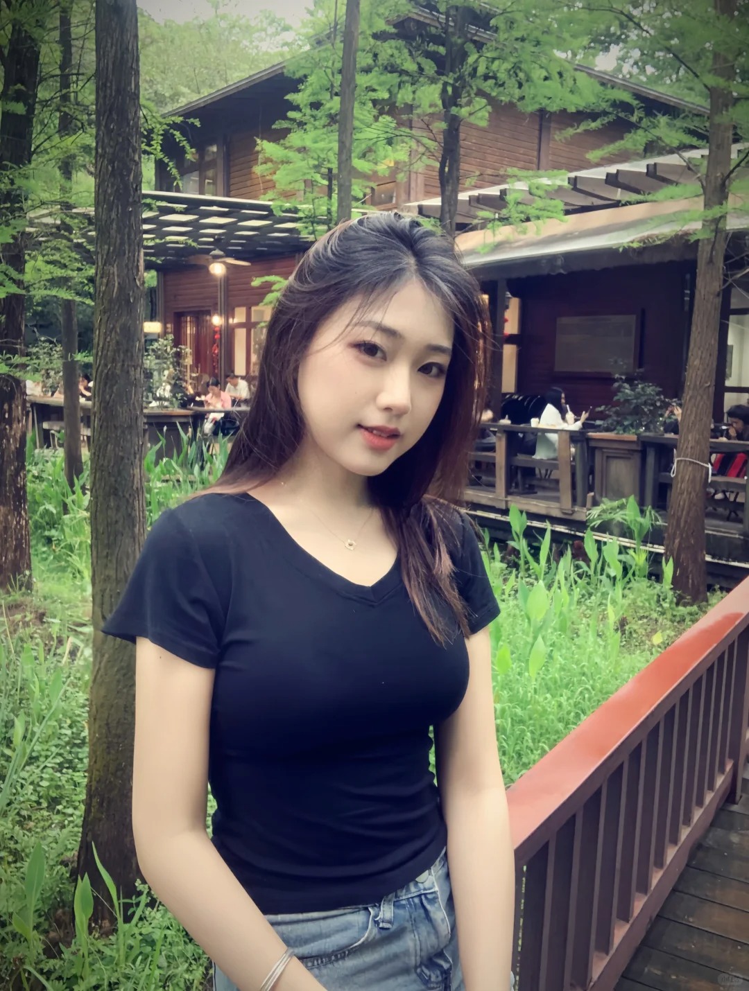 公园二十分钟效应
我的项链好好看 日冕之眼 好高级好耐看