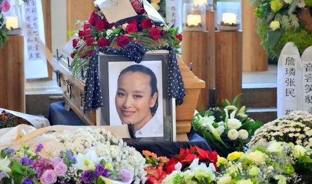 因春晚一夜成名,56岁却客死异国,她的一生充满了遗憾(春晚死亡五分钟视频)-第11张图片-九妖电影 因春晚一夜成名,56岁却客死异国,她的一生充满了遗憾(春晚死亡五分钟视频)-第11张图片-九妖电影