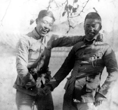 1937年10月18日，八路军团长陈锡联带队化装成老百姓，带着电台，到日军机场附
