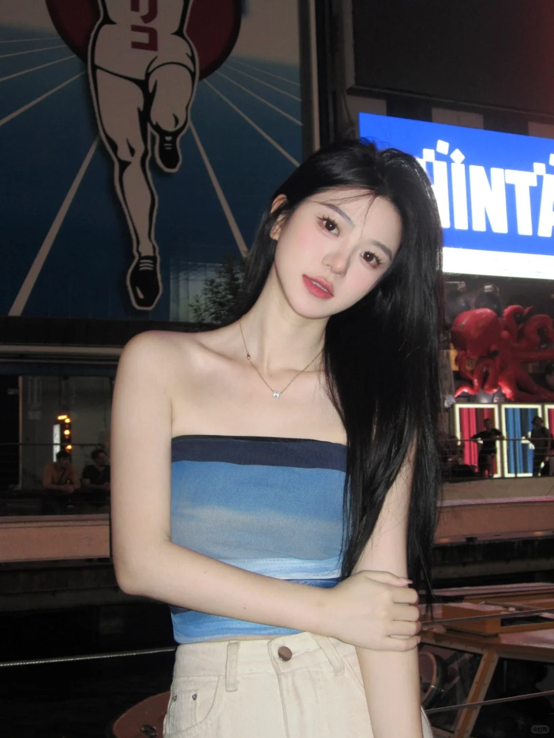 夜大阪
直发就很姐
每次翻ccd相册都会有新惊喜