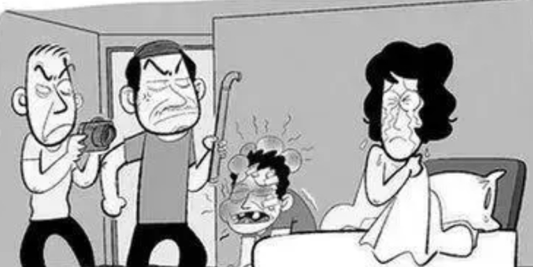 新疆，一男子得知妻子与陌生男子同住一屋，拿着刀就前往妻子的宿舍，结果正好撞见陌生
