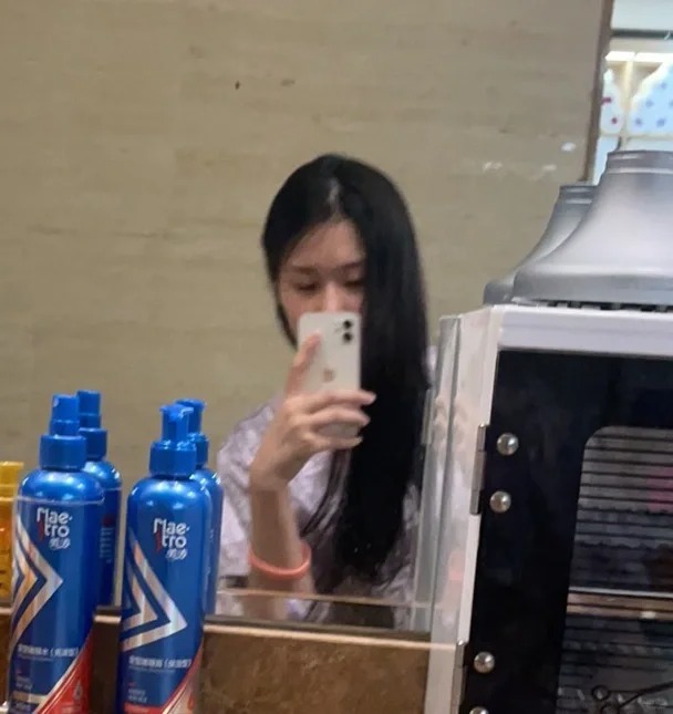 这周要陪男客户吃饭
姐妹们现在学敬酒词来得及吗
说话有什么要注意的吗