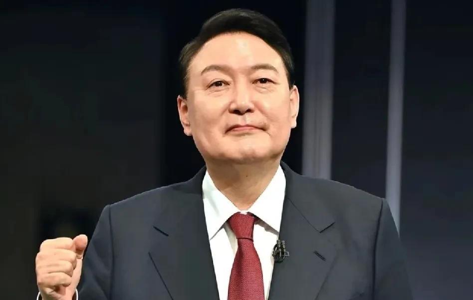 尹锡悦的律师发表声明，说他不出席公调处的调查。公调处这次要调查的是通话记录和一些
