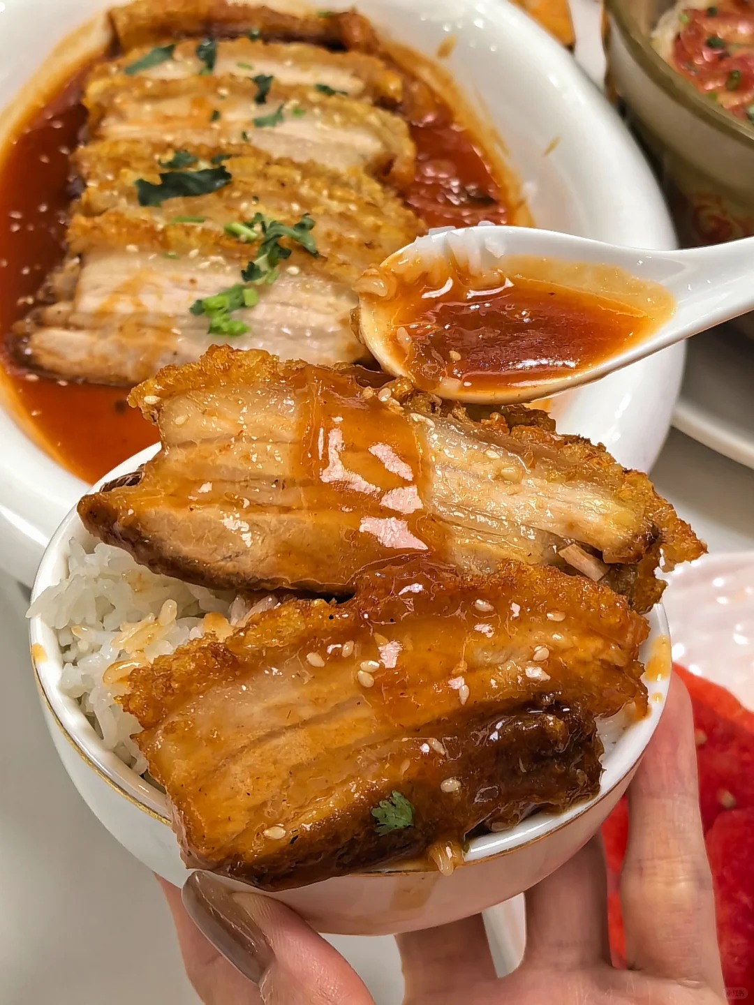 不愧是老南宁人带路。。好好吃
这个扣肉尊的不腻好好吃，脆脆的
还有百香果排骨🍖