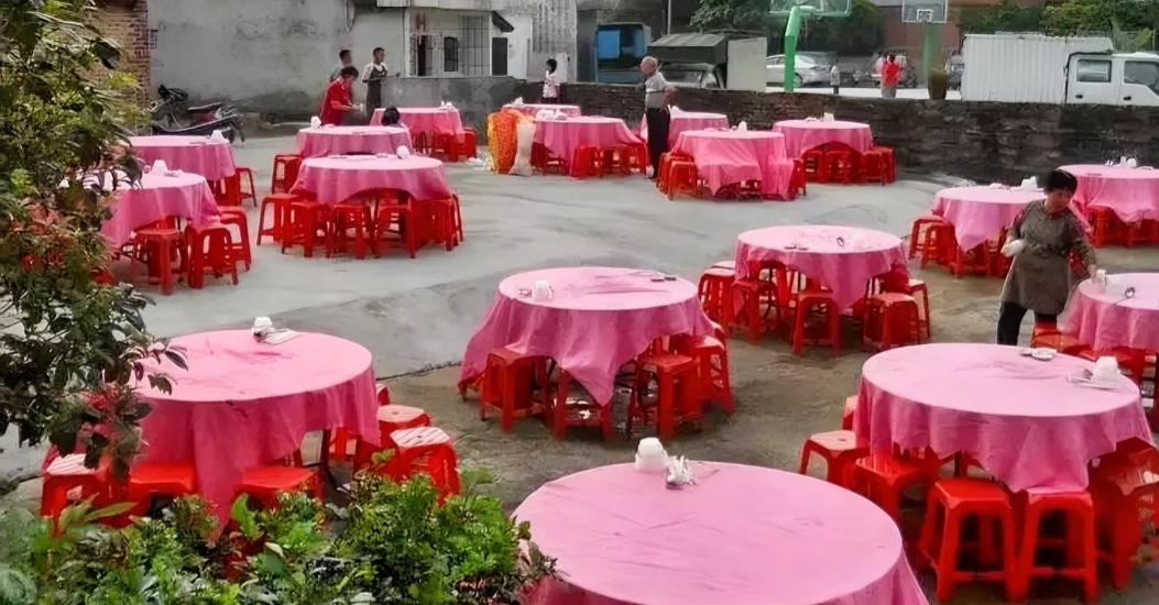 “太不厚道了！”河南邓州，14岁女孩网上认识成年男子后，在男子家中被侵犯。女孩家