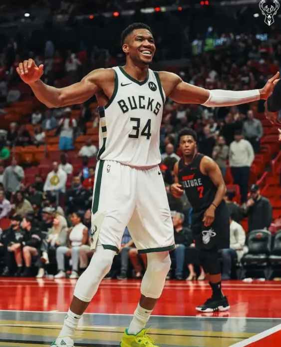 NBA现役绝对不会被交易的5名球员都有谁？
1：詹姆斯，交易可能性0%。
联盟的