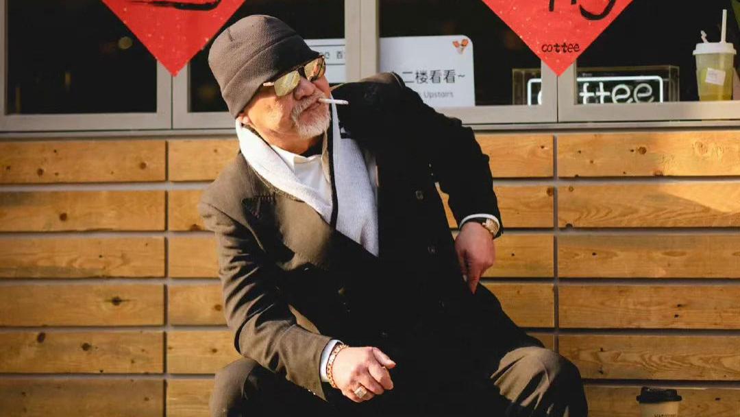 去了上海才发现：满街中年男人都是“毛呢大衣+长裤”，好高级