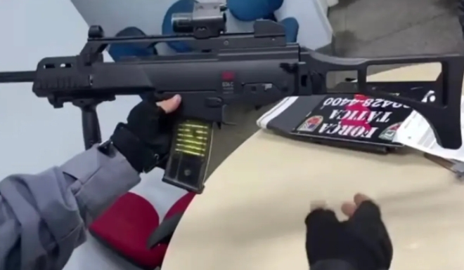 【巴西警方惊人发现：伪装成G36的转轮手枪】

在轻武器领域，彩云可谓经验丰富，