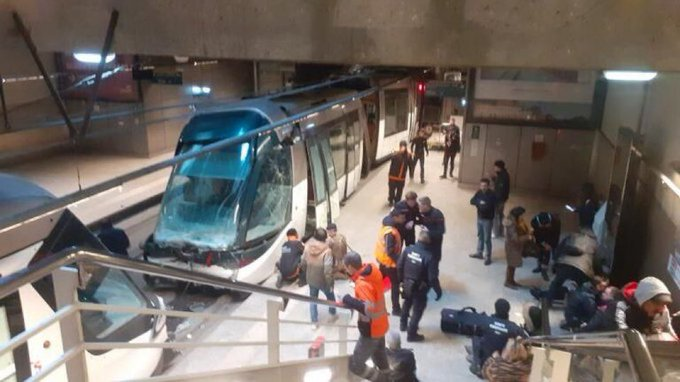  法国斯特拉斯堡市两列有轨电车相撞，造成50人受伤