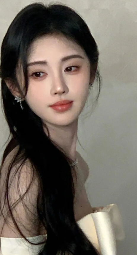 鞠婧祎——身材窈窕