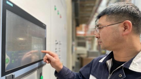 蓝色·匠心致远系列之一——70后工匠：以“蓝色”匠心奠基智能制造