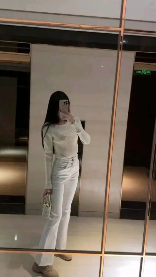 我想说！楼上的能不能小点儿声！快半小时了！
