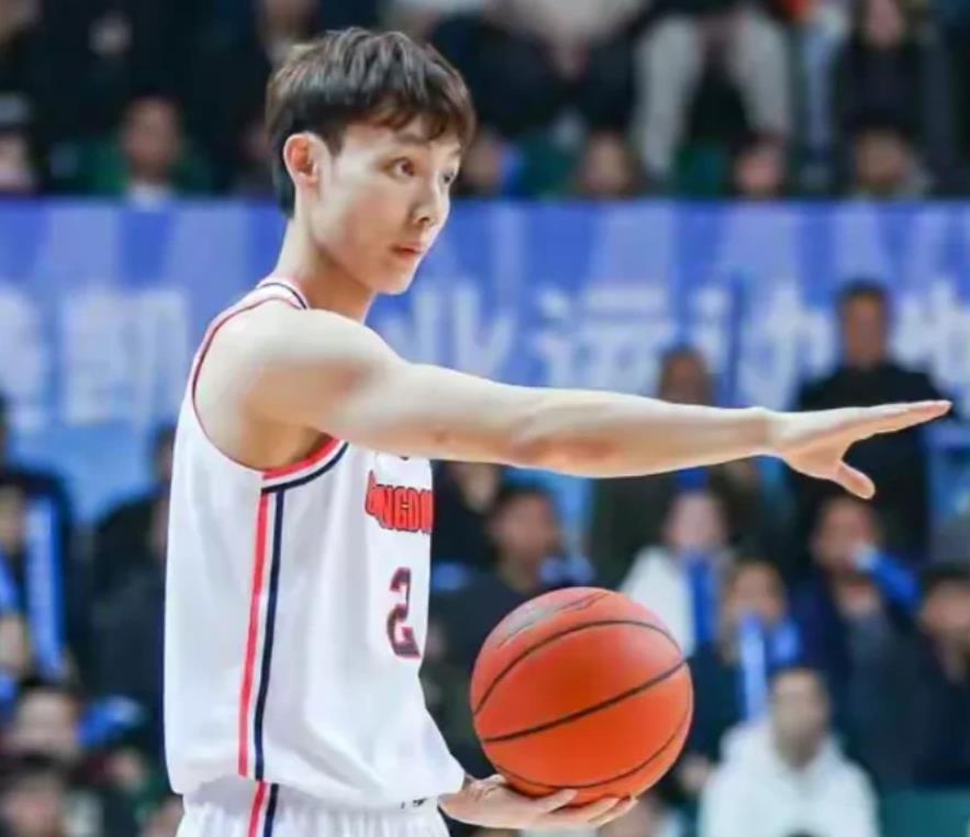 这也太强了吧，今晚广东99-98险胜北控
        一战也彻底看清楚3名球
