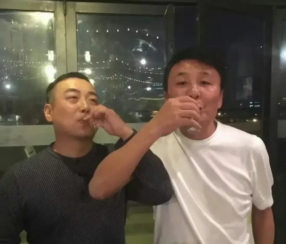 国球，居然落到要民营老板贴钱的地步了吗？王楠老公太伟大了，大慈善家啊，感动中国应