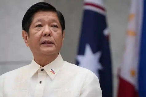 对于菲律宾总统小马科斯妄言南海问题，外交部发言人表示，没有一个中国人会认同在菲律