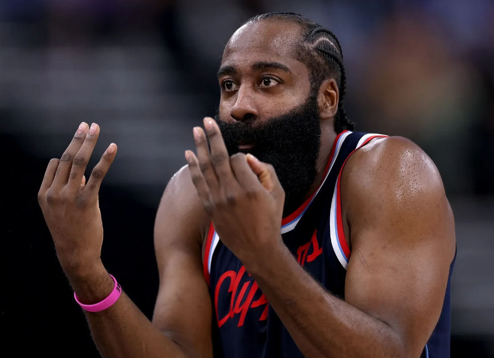 快船106:107开拓者，快船谁应该承担输球责任？
1，哈登:18投6中，19分