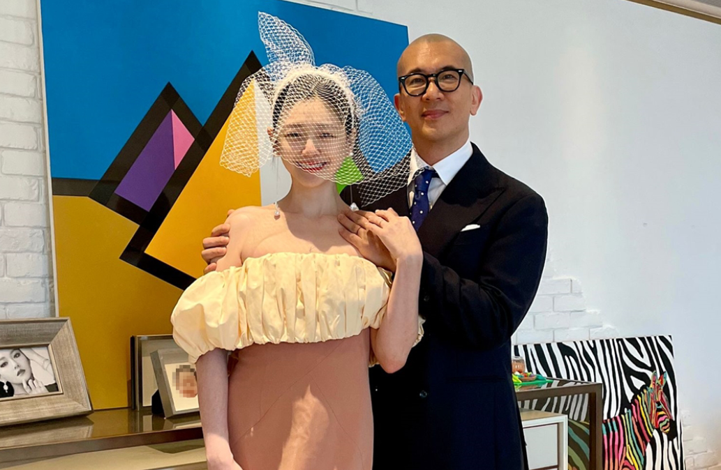 大S（徐熙媛）与汪小菲离婚后，具俊晔重新联络大S，两人复合并于2022年2月8日