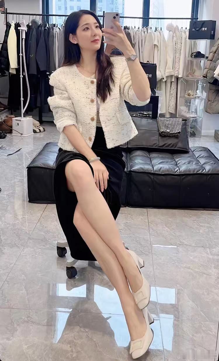 给闺蜜找个帅哥她想脱单了哈哈哈哈