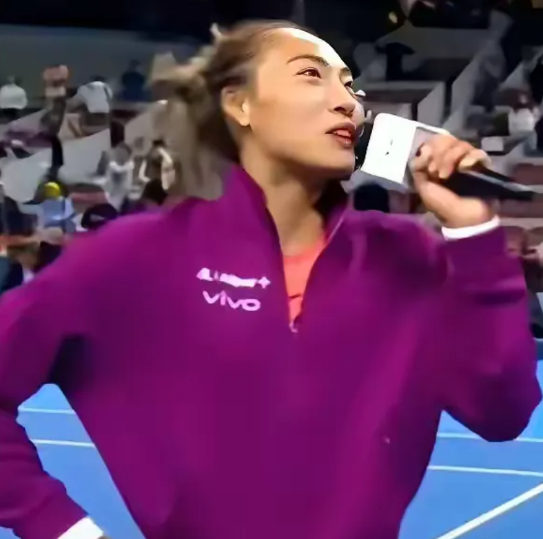 郑钦文，在中国网球公开赛又进一步，但距离李娜还有很远！
李娜作为中国网球第一人，
