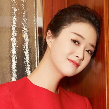 蒋欣三年坚持“16+8”减肥法，揭秘身材保持
#春节模仿大赛 在璀璨的娱乐圈中，