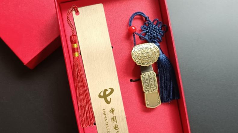 企业定制礼品，年会伴手礼与开业纪念品，精准传递品牌形象。专属设计，彰显企业风范