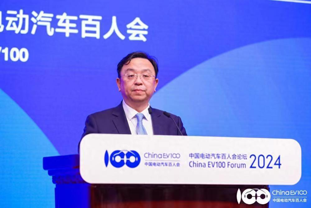 中国汽车流通协会数据显示，2024年4月1日到14日，新能源乘用车卖出26万辆，