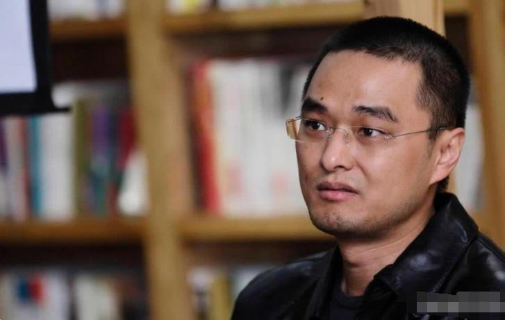 冯唐问俞敏洪：您知道董宇辉最厉害的是什么吗？” “博学多才出口成章，天下人都知道