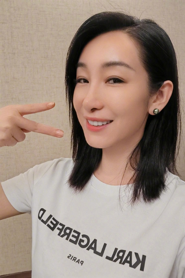 女星秦海璐免费教学，体脂率下降的7个妙方。
1.狠狠睡觉！
2.要吃早餐！
3.