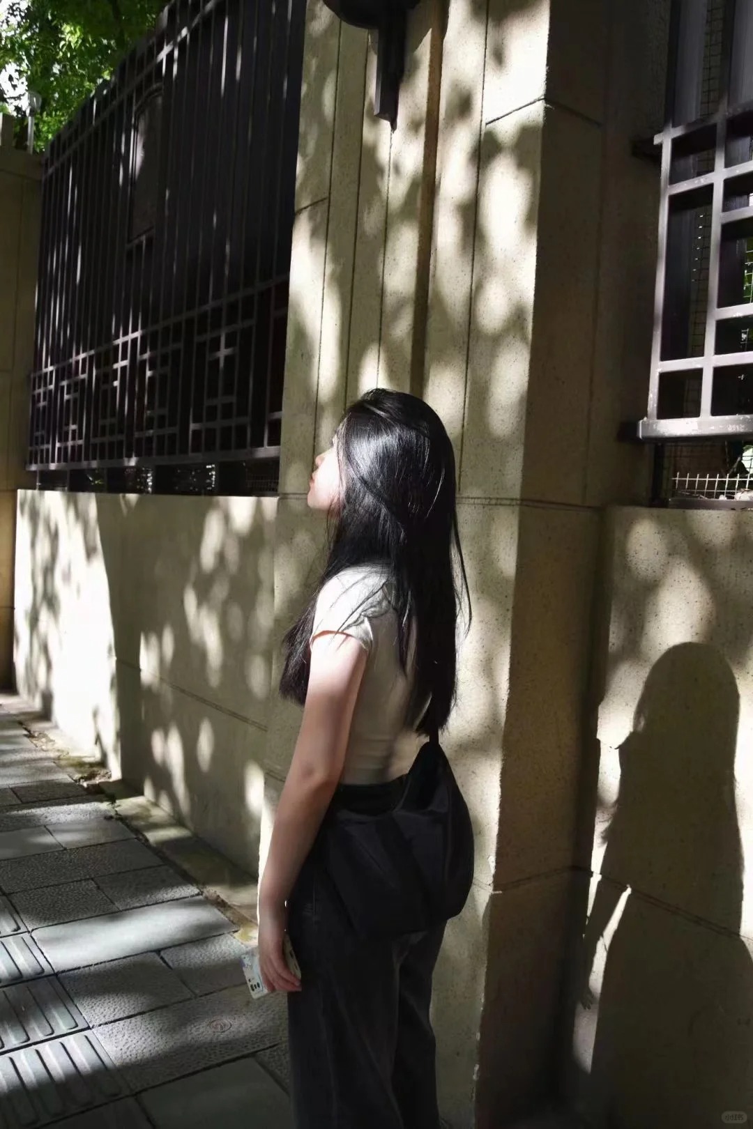 Emo 了吗？
心情可以分享心事
但无法共鸣