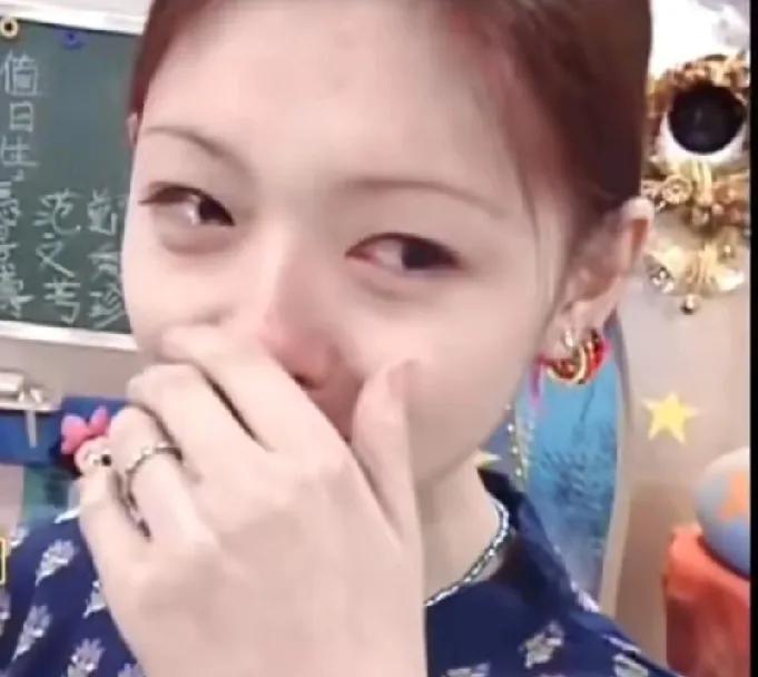 张颖颖发文揭开汪小菲的真面目！
大S曾为他怀了4个宝宝，只生下来了两个，因为她身