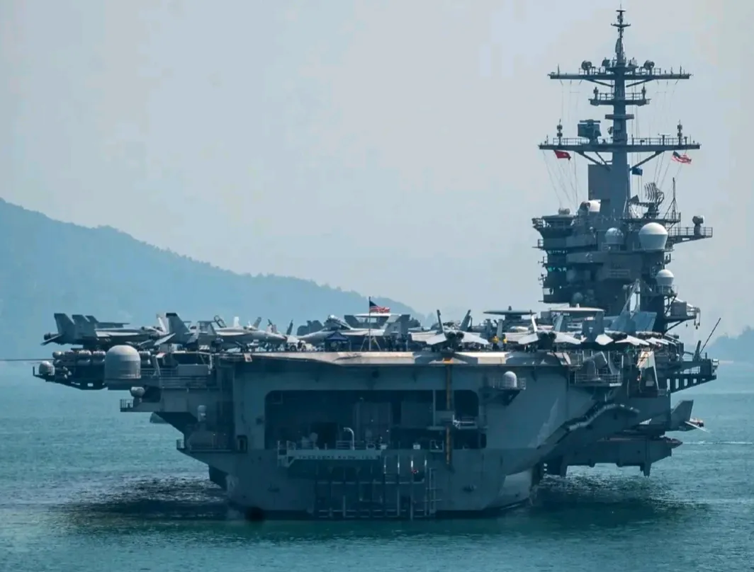 也门胡塞武装又有航母可打了！
美国准备把“罗斯福”号航母将部署至其第五舰队的作战