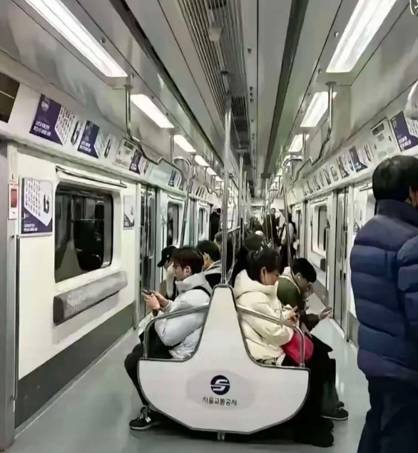 为什么中国的地铁，不像韩国地铁这么设计呢？