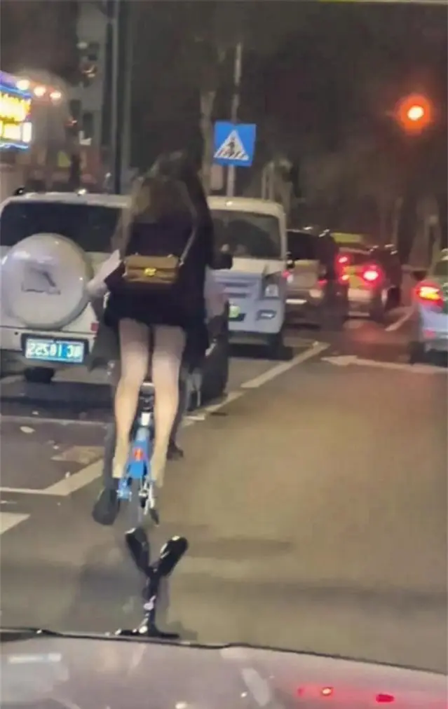 跟了他2条街，不知道我输在哪里？