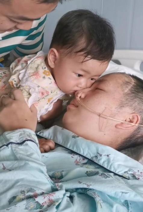 2022年，广西一女子的疾病再次发作，尽管她的丈夫倾尽所有积蓄为她治疗，但病情依