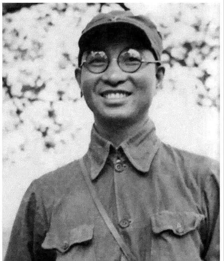 1933年，陈赓刚从国民党监狱逃出生天，正准备坐火车去找党中央，却不料半路遇到了