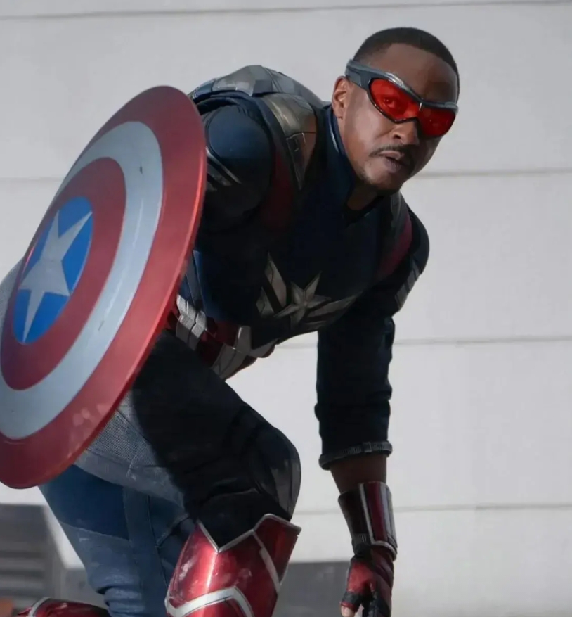 《美国队长4》
上映两天直接扑街
我发现了这两个原因是致命的
第一个就是主演换人