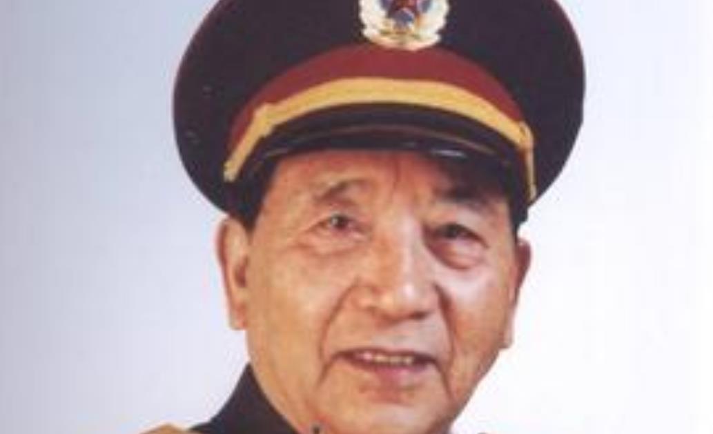 1931年，硝烟弥漫的战场上，遍地都是横七竖八的尸体，徐向前骑马缓缓经过，突然，