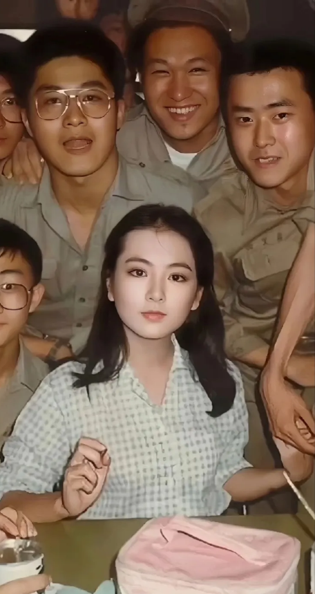 说她比林青霞还美，没人反对吧？
她也是琼瑶女郎，作品有《烟雨蒙蒙》《几度夕阳红》