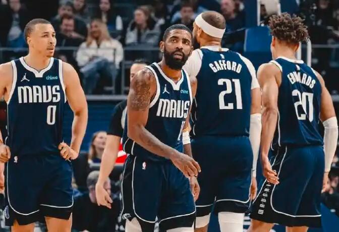 独行侠102-117负活塞。

赛后，凯里-欧文受访，谈落选全明星：“不失望，接