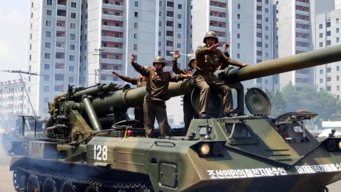 朝鲜170毫米榴弹炮，被运输到俄罗斯境内，能增强俄军远程攻击力