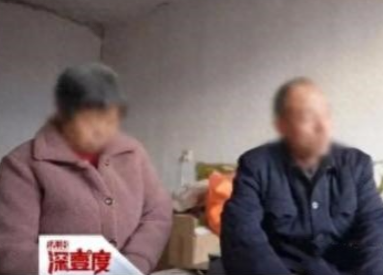 江苏，一男子在2岁时被母亲抛弃，男子由奶奶抚养长大。后来男子因疾病不幸离世，他将