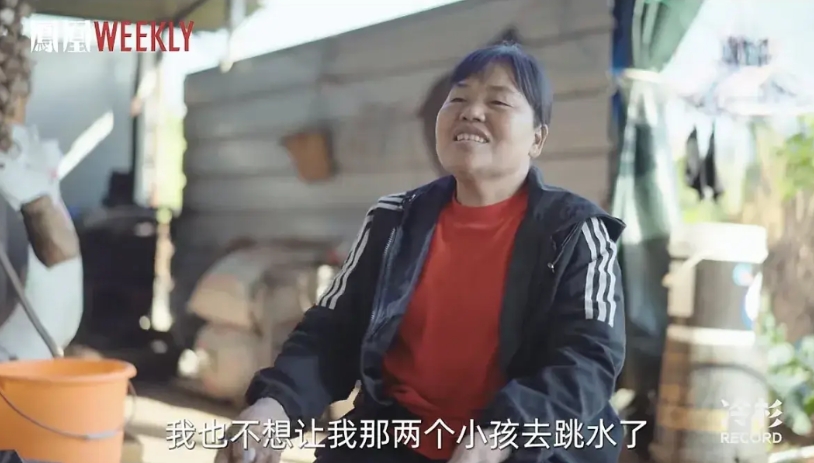 全红婵一家人接受了凤凰周刊的采访，妈妈说不想让两个孩子去跳水了，跳水太辛苦了，全