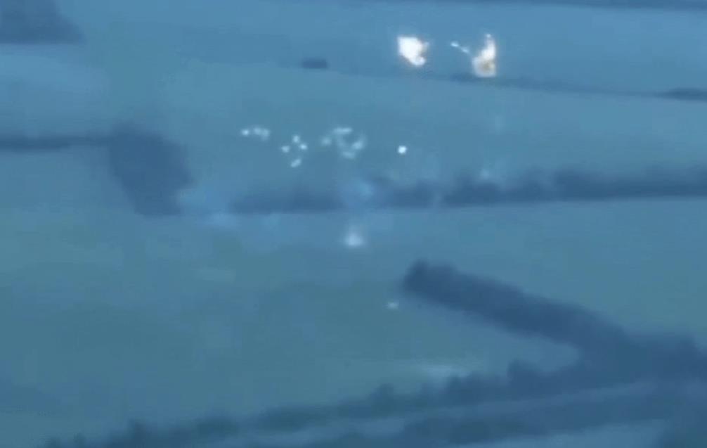 太凶猛了！智能空爆弹药的首次实战，步兵堑壕战的噩梦。

乌克兰军队最新型的波兰产