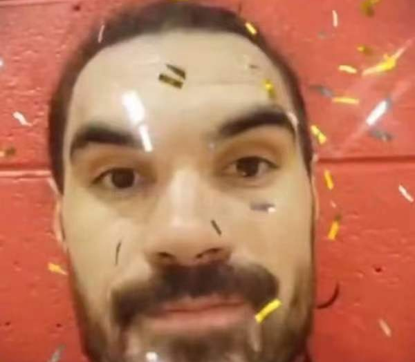 火箭队在中期交易之后，得到了身高2米11的硬汉亚当斯，不过他因为伤病赛季报销，本